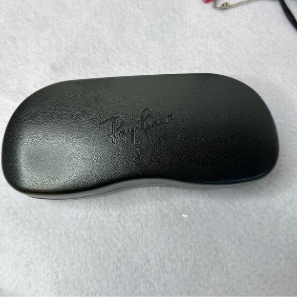 Ray-Ban Eyeglass/Sunglass Holder Black - Picture 7 of 9